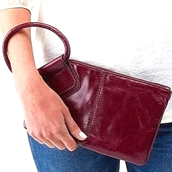 NWT HOBO Eggplant 'Sable' Leather Wristlet with Wanderlust Lining - Picture 3 of 8